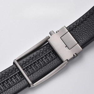เข็มขัดหนังวัวแท้ถักลายหัวกะโหลกสำหรับผู้หญิง ขายส่งจากโรงงาน - Product Image 5