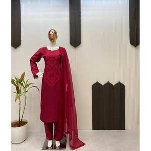 Salwar Kameez de Rayón de Diseño - Hermoso Conjunto de Fiesta con Top, Pantalón y Dupatta - Product Image 4