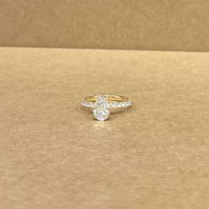 Trending 9KT Yellow Gold Moissanite Jewelry Studded Style 5.120 GM Gross Weight Trendy Luxury Wedding Party Wear Design - Product Image 2