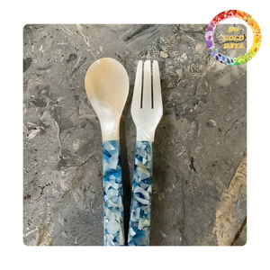 Cuchara única de nácar brillante en varios colores y diseños para comidas gourmet y regalos. - Product Image 3
