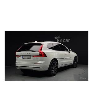 Volvo XC60 B6 Ultimate 2023 con Caja de Cambios Automática, Asientos de Cuero, Cámara Trasera, Volante a la Izquierda - 22,169 km - Product Image 2