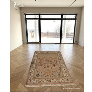 Alfombra de Oración de Seda de Lujo Veil of Serenity, Alfombra Musulmana Premium para la Adoración Diaria y el Ramadán, Disponible al Mejor Precio - Product Image 1