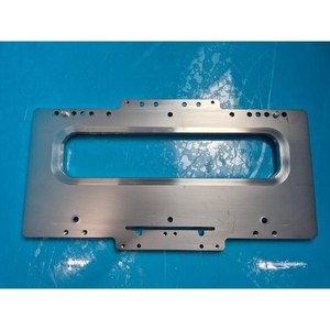 Placa Adaptadora de Distribución de Gas AMAT 0021-15693-001, Usada como Parte del Equipo Semiconductor Legacy - Product Image 5