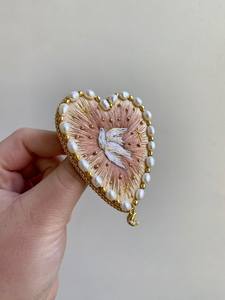 MD HANDICRAFTS Elegante Broche Bordado Botánico Hecho a Mano para Niñas y Mujeres para Ocasiones de Boda - Product Image 5