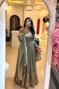 Elegante Traje Anarkali de Seda Verde Salvia con Bordado y Dupatta, Vestido Tradicional Indio/Pakistaní para Mujer, Largo hasta el Suelo - Product Image 2