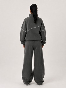 Survêtement pour femme en tissu léger et confortable, idéal pour le fitness, les entraînements, les sorties décontractées et l'usage quotidien. - Product Image 6