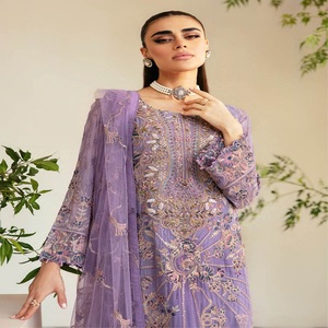 Colección de Bodas de lujo de 3 piezas Vestido de gasa tradicional Bordado pesado Ramsha Volumen Dastoor para ropa de fiesta Venta completa - Product Image 3