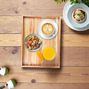 Plateau en bois d'acacia tendance avec poignées pour servir des boissons, des thés, des desserts, des dîners, des petits-déjeuners, des plateaux de rangement - Product Image 1