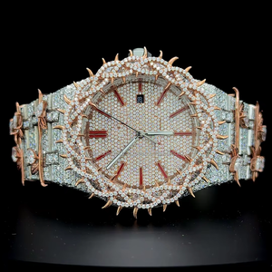 Montre en or rose bicolore style épine, entièrement sertie de diamants moissanite, montre moissanite personnalisée de créateur, pierre poire sur les maillons - Product Image 1