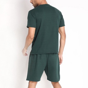 Fabricant OEM en gros sur mesure, fournisseur de vêtements en coton pour hommes, ensembles d'été en jersey simple 180 GSM, production de vêtements en gros avec étiquette privée - Product Image 3