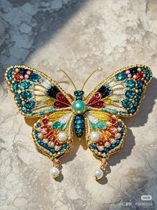 Elegante Broche Bordado con Cuentas, Accesorio de Moda Hecho a Mano para Uso Diario, Broche Bordado con Cuentas Único y Hecho a Mano - Product Image 4