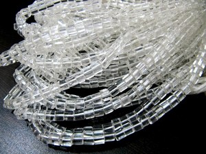 Cuentas facetadas de cristal blanco en forma de cubo de 5 mm, vendidas por hebra de 8 pulgadas de largo - Product Image 4
