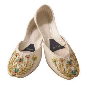 Calzado Khussa Profesional para Mujer, Superventas, MOQ Bajo, Antideslizante, con Estampado, Material Duradero, Marca Privada Personalizable - Product Image 1