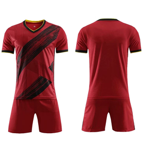 Nouvel ensemble de maillots de football respirants et à séchage rapide de qualité supérieure pour enfants, ensembles d'uniformes de football personnalisés par sublimation, uniformes de football pour hommes - Product Image 2