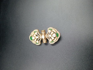Broche Fleur en Argent Plaqué Or avec Strass en Cristal et Pierres Doublet Vertes, Accessoire de Fête Unisexe, Bijou de Mariage Élégant pour Vêtements - Product Image 6