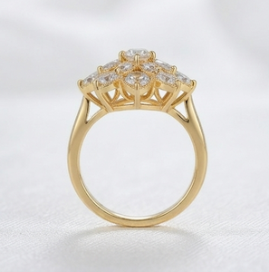 เพชรทรงลูกแพร์ 3.00 กะรัต ทองคำขาว 14K ประดับเพชรทรงลูกแพร์ด้านข้าง เพชรเลี้ยงในห้องปฏิบัติการ รับรองโดย IGI ของขวัญสุดหรูสำหรับผู้หญิงและของขวัญสำหรับเธอ - Product Image 3