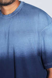 เสื้อยืดผู้ชายสีน้ำเงินไล่เฉดสีแบบโอเวอร์ไซส์หลากสีสไตล์สตรีททันสมัยสำหรับฤดูร้อน รับผลิตตามสั่งขายส่งแบบ OEM - Product Image 3