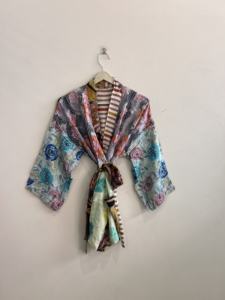 Robe kimono courte en soie pour femme, peignoir vintage, tenue d'été - Product Image 4