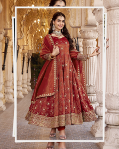 Conjunto de vestido bordado con lentejuelas Heavy Cosmos de 3 mm, con pantalón microforrado de algodón y dupatta a juego para mujer GW 6140 - Product Image 4