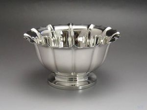 Bol de service en métal design artistique pour la décoration intérieure, avec un motif unique et une brillance premium longue durée - Product Image 2