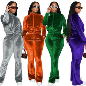 Conjunto de Sudadera y Pantalones de Terciopelo Personalizados al por Mayor para Mujer, Sudadera con Capucha y Cremallera, Chándal de Terciopelo para Mujer - Product Image 4