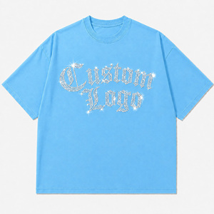 Camiseta Oversize Personalizada con Letras Góticas de Diamantes de Imitación para Hombre, Manga Corta, Cuello Redondo, Tejida, Casual, con Gráficos, Azul Claro - Product Image 2