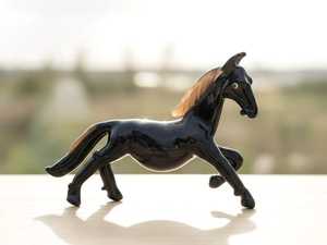 รูปปั้นม้าแก้วเป่ามือจากมูราโน สีดำ งานศิลปะตกแต่งธีมสัตว์ - Product Image 4