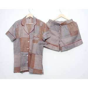 Conjunto de pijama corto de algodón estampado, elegante y cómodo para mujer, ropa de dormir suave de 3 piezas, conjunto de pijama de manga corta y pantalones cortos. - Product Image 3