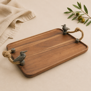 Plateau de service Pelican en bois d'acacia artisanal de luxe avec poignées en corde marine et accents en étain pour la restauration fine et les articles cadeaux - Product Image 1