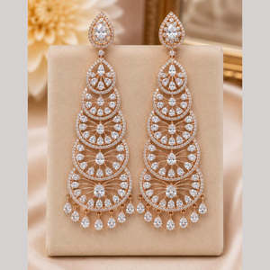 Boucles d'oreilles pendantes en perles plaquées or rose pour femmes, cadeau pour mariage ou fête - Product Image 1
