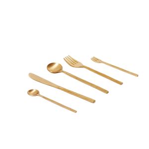 Juego de cubiertos de acero inoxidable chapados en oro de cinco con asas planas para restaurantes diarios Hoteles de catering - Product Image 1