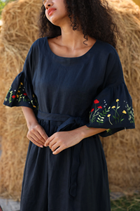 Nuevo Vestido Midi de Lino Negro con Mangas Acampanadas Bordadas y Flores Hechas a Mano, Elegante Vestido Tipo Túnica Boho con Cuello Barco y Corte en A - Product Image 5