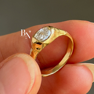 Bague East West Cushion en diamant de laboratoire, or 14 carats biologique, sertissage Gypsy, bague statement, cadeau d'anniversaire de mariage IGI - Product Image 4