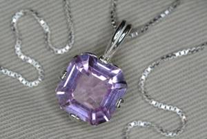 จี้คุณภาพสูงทำจากพลอยคุนไซต์ธรรมชาติแท้ สีชมพูม่วง ประดับเงินแท้ ของขวัญสำหรับเธอ เครื่องประดับอันหรูหรา - Product Image 6