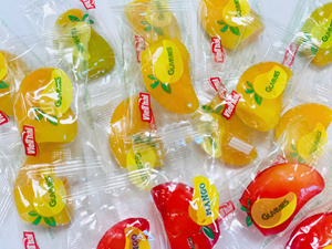เยลลี่มะม่วงแบบลอกเปลือกได้ – ขนมหวานทรอปิคอลยอดนิยม ดีไซน์ลอกเปลือกได้สนุกสนาน ผลิตในเวียดนาม รับผลิตแบบ OEM ODM แบรนด์ส่วนตัว - Product Image 1