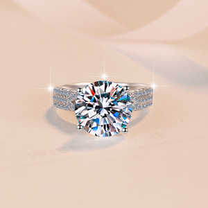 Bague de fiançailles pour femme avec moissanite ronde taille brillant de 2 carats, réglable, élégante et durable - Product Image 1