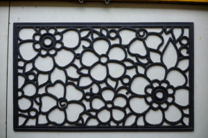 Tapete de Entrada Floral de Caucho Natural FloraGuard |   Tapete de Goma Resistente Antideslizante para Entrada Exterior - Product Image 3