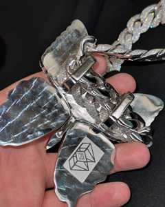 Colgante de mariposa personalizado con moissanita y diamantes incoloros en plata 925, estilo hip hop, a bajo precio. - Product Image 5