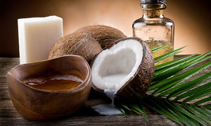 Huile de noix de coco fractionnée de haute qualité pour les soins de la peau et des cheveux, emballages personnalisés, huile essentielle pour les exportateurs et fabricants en gros - Product Image 2