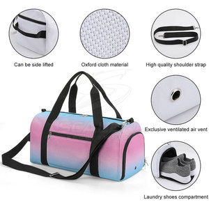 Sac de sport au design moderne, idéal pour la salle de sport, les voyages, les occasions décontractées et l'usage quotidien, offrant un rangement pratique et un transport confortable. - Product Image 4
