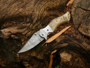 Couteau utilitaire pliant en acier Damas, lame pointue, manche en bois de cerf, étui de transport vertical, couteau de poche EDC pour la chasse et le camping, support ODM - Product Image 4