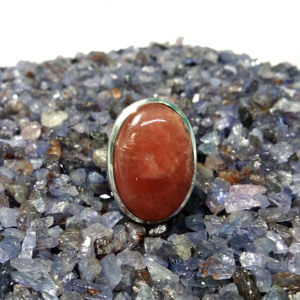 Bague élégante en argent sterling avec saphir naturel, style bohème vintage, forme ovale, par un créateur tiers - Product Image 4