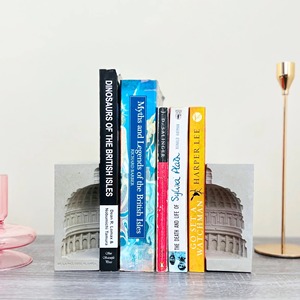 Lot de 2 serre-livres en métal doré en forme de papillon, design sculptural contemporain pour la décoration de la maison et du bureau - Product Image 2