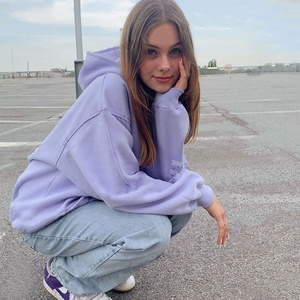 Sweat-shirt à capuche oversize pour femme, lavande, coupe classique, en molleton de coton et bambou, couleur unie, imprimé lettres sur la manche gauche, style automne - Product Image 1