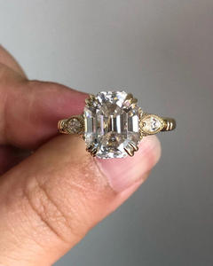 แหวนมอสซาไนต์ทรงเอเมอรัลด์ ชุบทอง 14K เงินแท้ 925 สไตล์มินิมอล สำหรับงานหมั้น งานแต่งงาน หรือวันครบรอบ ประดับเพชรแบบหนามเตย สำหรับผู้หญิง - Product Image 5