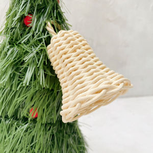 Décoration de Noël en rotin sur mesure, sculpture de botte tressée à la main, ornement suspendu avec boucle pour exposition - Product Image 5