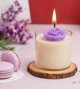 Bougie parfumée artisanale en verre avec couvercle floral, en cire de soja et paraffine, écologique, vente en gros pour la décoration intérieure, les fêtes et les cadeaux - Product Image 3