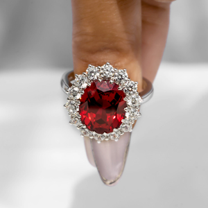 Anillo de Plata de Ley S925 con Granate Cultivado en Laboratorio, Granate Ovalado, Diamante CZ Redondo, Doble Halo, Anillo para Mujer, Talla Estadounidense 6, JR106Y - Product Image 1
