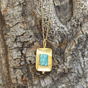 Nouveau collier empilable en amazonite naturelle rectangulaire, avec pendentif en laiton massif et monture plaquée or 18 carats, idéal pour les soirées. - Product Image 3
