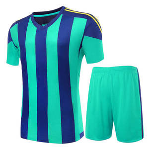 Uniforme de Fútbol Personalizado de Alta Calidad Hecho en Pakistán, 100% Poliéster, Transpirable, Absorbente de Humedad, Antibacterial, con Cierre Frontal - Product Image 4